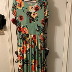 Short sleeve maxi dress with pockets